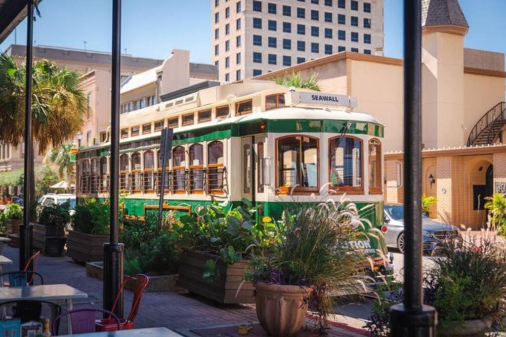 The Happy Seahorse Apartment Galveston Bagian luar foto